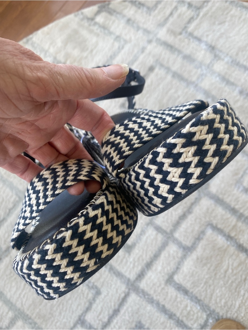Universal Thread - Women's Madeline Woven Platform Sandal Black. 11 NWT - Picture 6 of 9